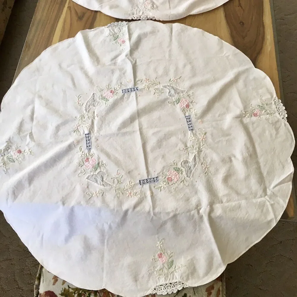 lot of 2 round Vintage table clothes- 31” diameter embroidery